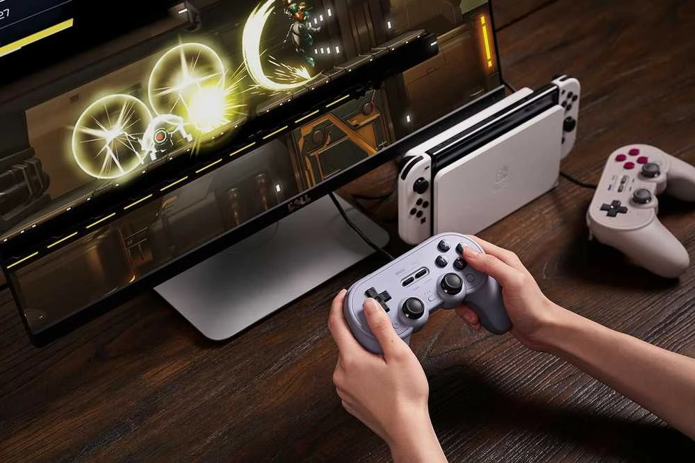 Gamepad 8Bitdo Pro 2, pilka