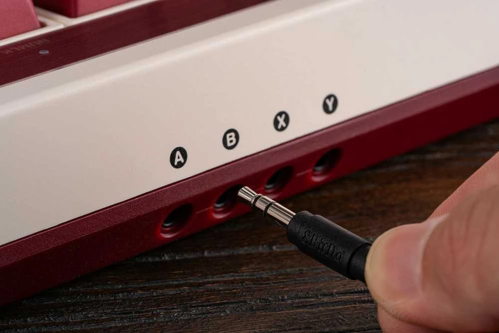 8BitDo Retro 108 Fami Edition Belaidė mechaninė klaviatūra| Hot Swappable | Windows | Android