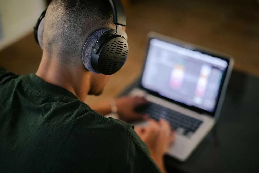 Beyerdynamic Studijinės ausinės DT 900 PRO X su laidu, Juodos