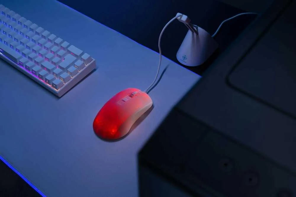 Pusiau permatoma DELTACO GAMING pelė, RGB, itin lengva, balta / GAM-144-W