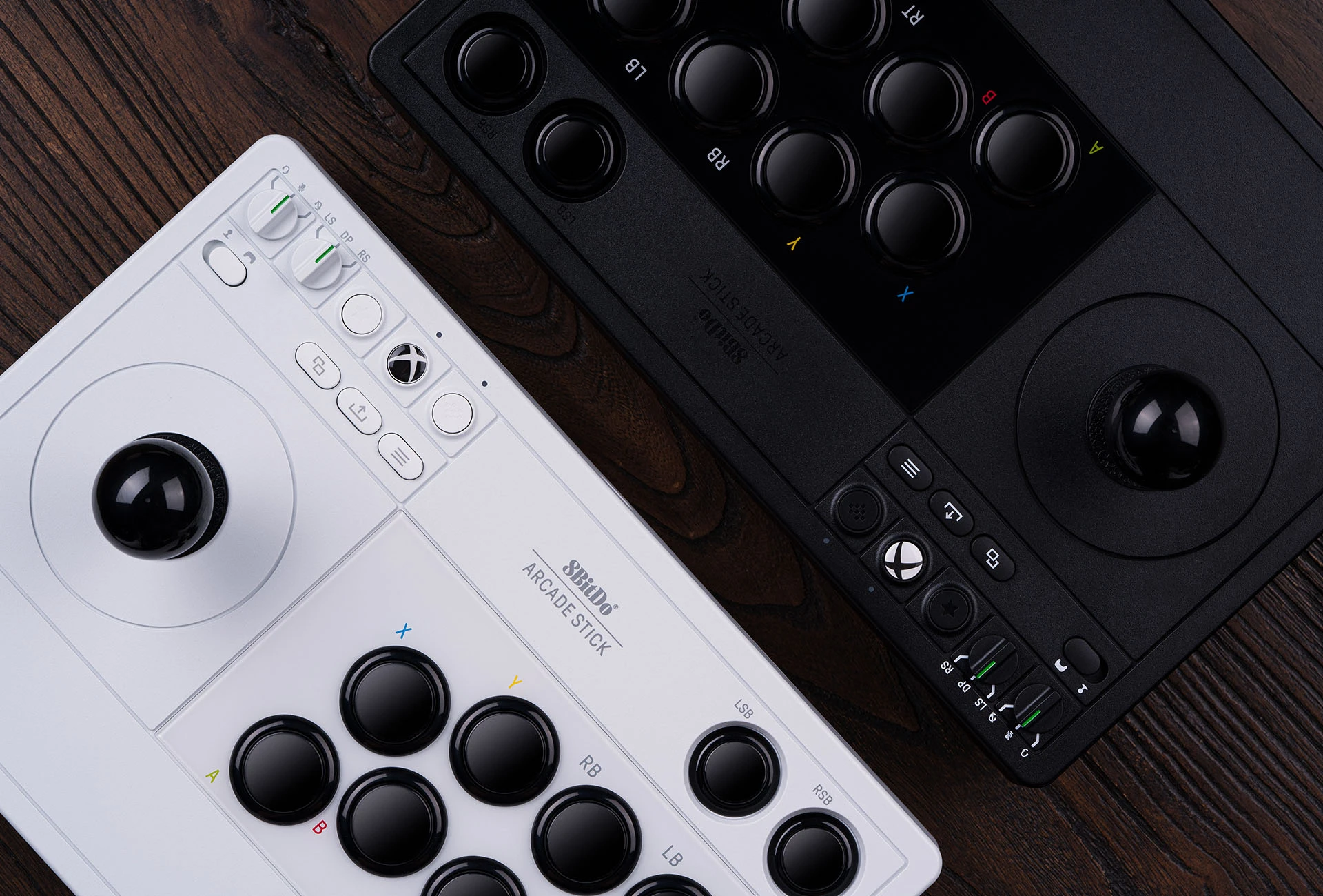 8BitDo Arcade Stick, skirta Xbox ir asmeniniam kompiuteriui (baltas) aprašymas - Prekės nuotrauka 8BitDo Arcade Stick, skirta Xbox ir asmeniniam kompiuteriui (baltas) aprašymas - Prekės nuotrauka
