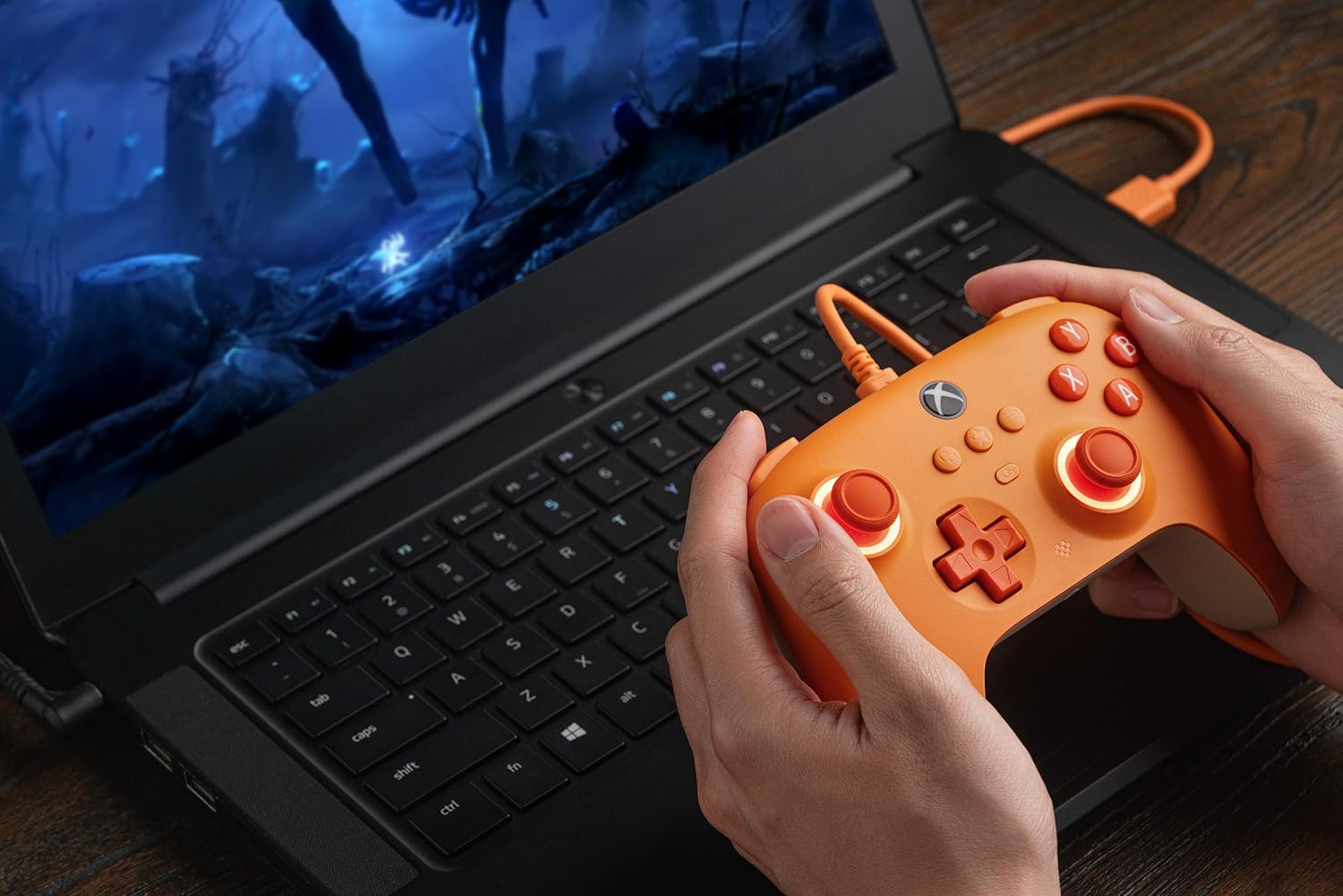 8BitDo Ultimate C“ laidinis ‚XBOX‘ valdiklis | oranžinė aprašymas - Prekės nuotrauka