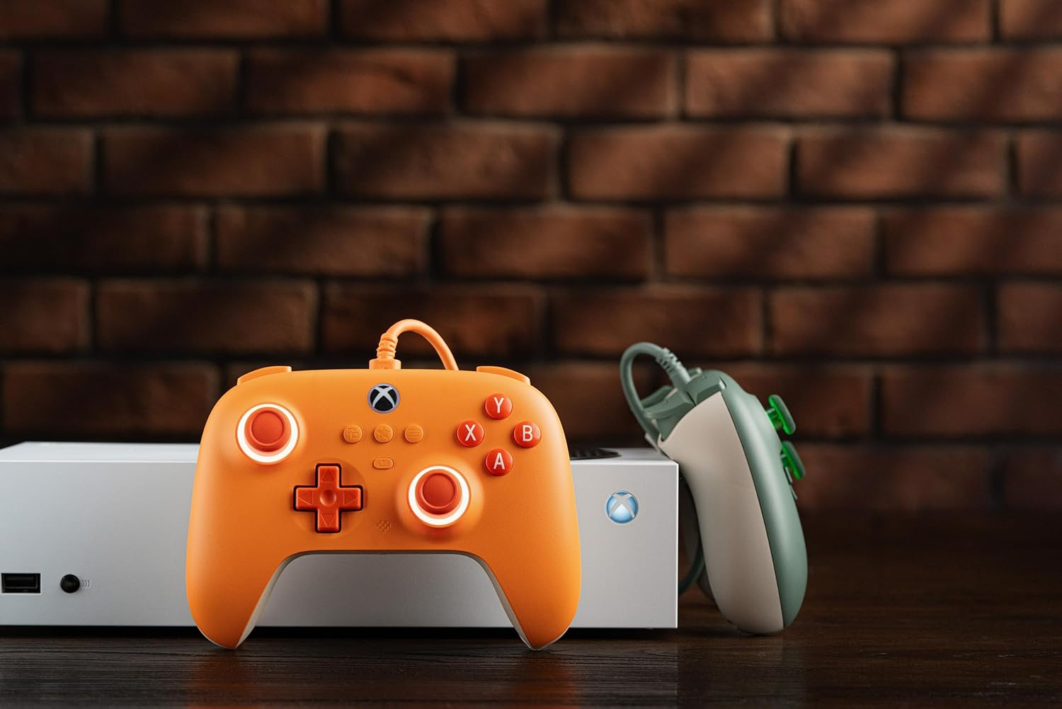 8BitDo Ultimate C“ laidinis ‚XBOX‘ valdiklis | oranžinė aprašymas - Prekės nuotrauka