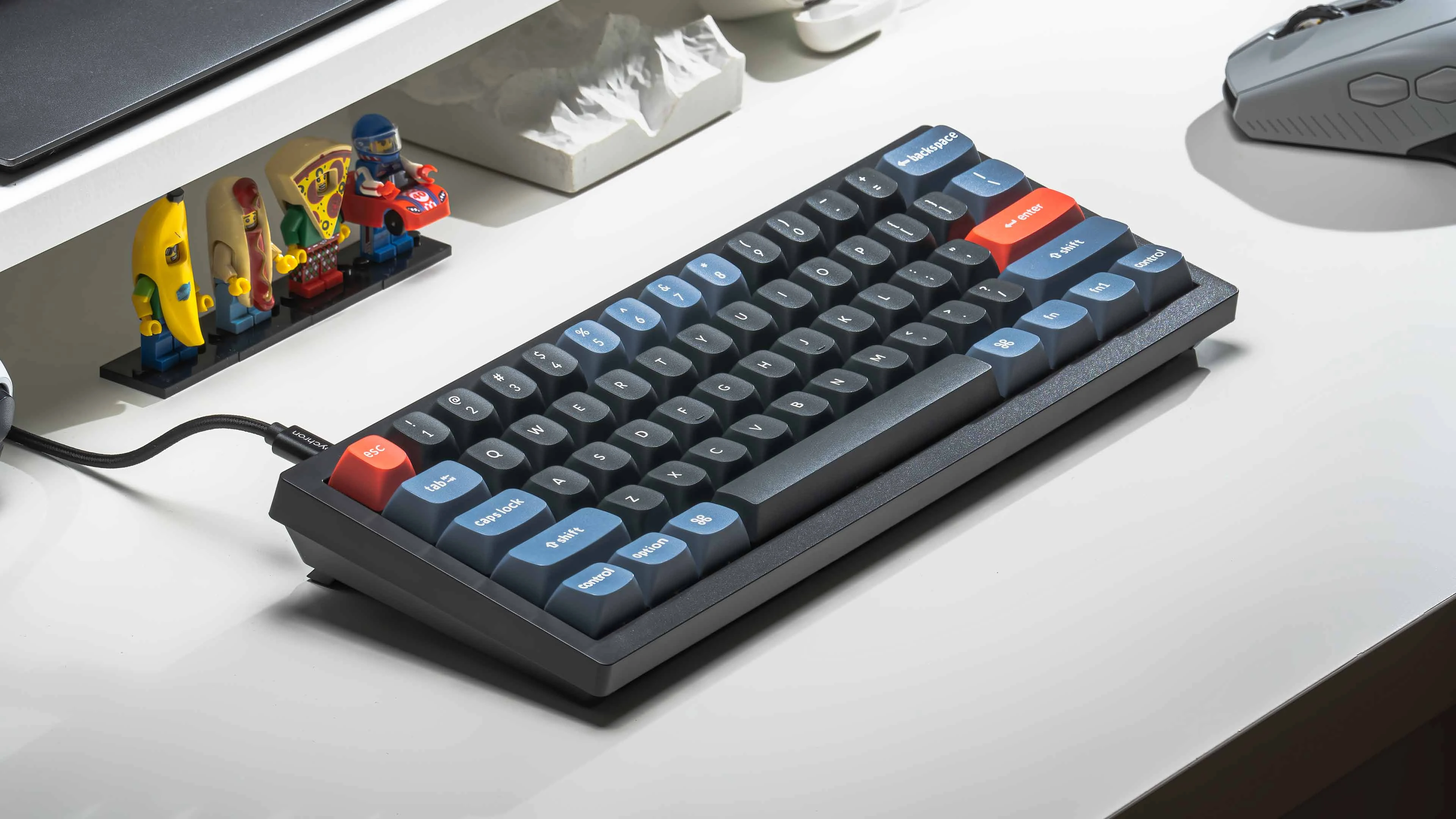 Keychron V4 60% mechaninė klaviatūra (ANSI, Carbon juodas, RGB, Hot-swap, US, Pro Brown Switch) aprašymas - Prekės nuotrauka