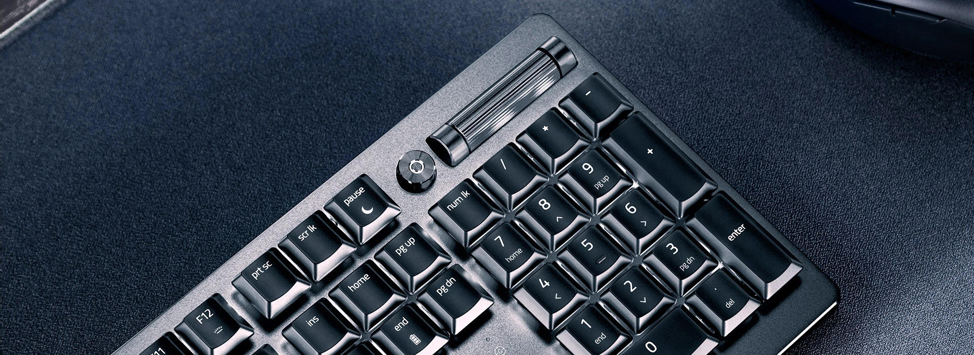 Razer | Klaviatūra žaidimams | Deathstalker V2 | Klaviatūra žaidimams | su laidu | RGB LED pašvietimas | US | Bluetooth | Juodas | Skaičių klaviatūra | Optical Switches (Linear) aprašymas - Prekės nuotrauka Razer | Klaviatūra žaidimams | Deathstalker V2 | Klaviatūra žaidimams | su laidu | RGB LED pašvietimas | US | Bluetooth | Juodas | Skaičių klaviatūra | Optical Switches (Linear) aprašymas - Prekės nuotrauka