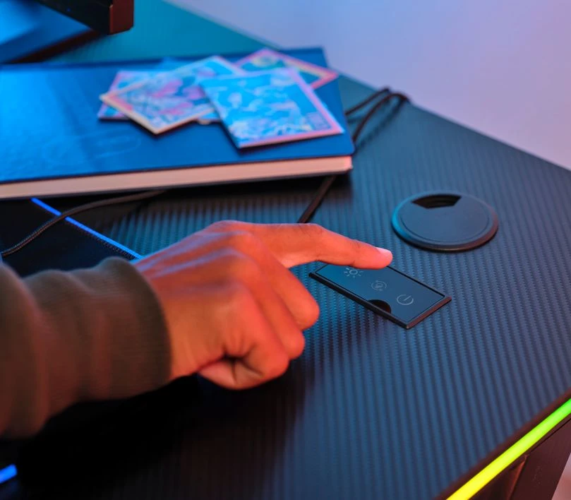 TRUST GXT709 LUMINUS RGB stalas (Juodas) aprašymas - Prekės nuotrauka TRUST GXT709 LUMINUS RGB stalas (Juodas) aprašymas - Prekės nuotrauka