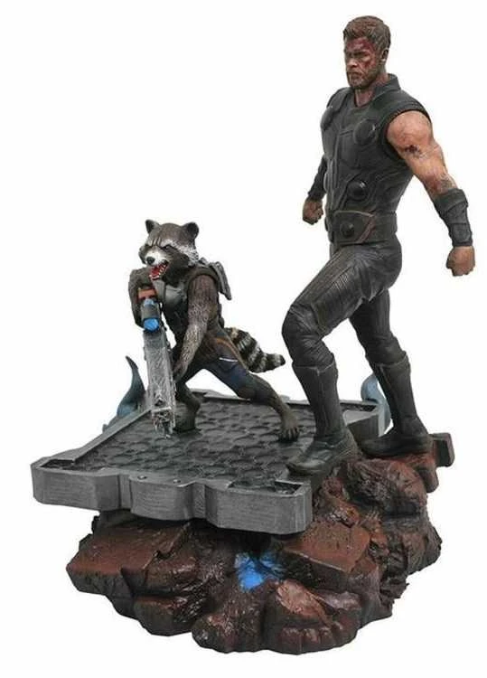 Diamond Select Toys Avengers 3 - Thor & Rocket statula | 30cm