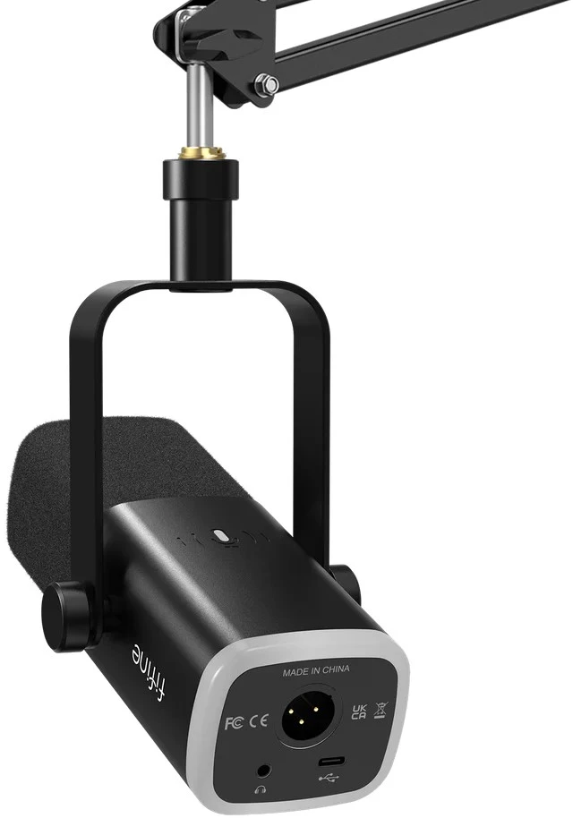 FIFINE AmpliGame AM8T Juodas laidinis mikrofonas su stovu ir RGB apšvietimu | USB/XLR