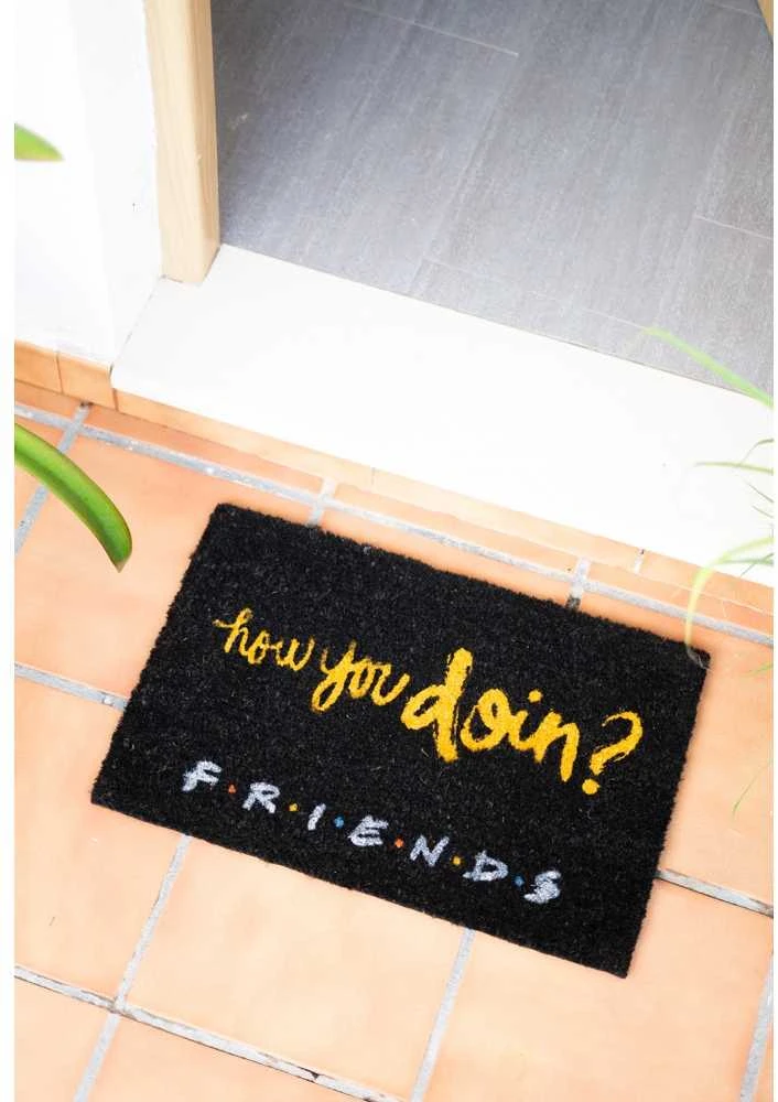 Other Brand „Gaya Entertainment“ draugai, kaip jums sekasi? durų kilimėlis | 60x40 cm