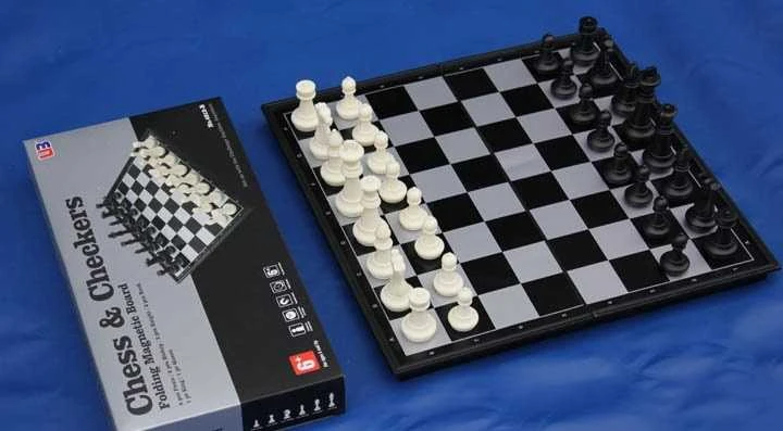 Magnetiniai didelio dydžio šachmatai ir šaškės