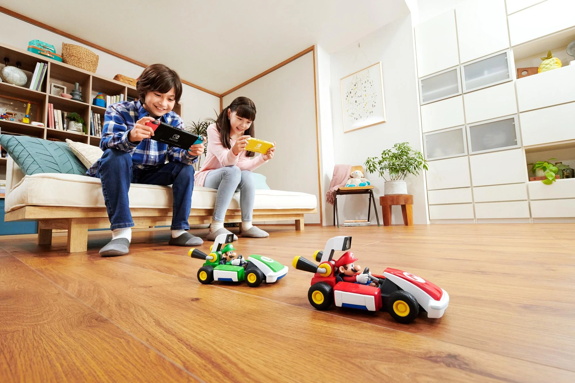 Nintendo Mario Kart Live Home Circuit LUIGI mašinėlės rinkinys