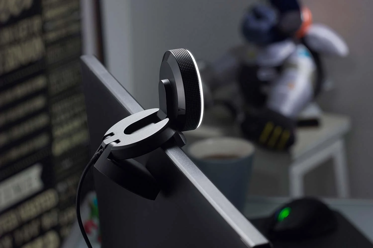 Internetinė kamera Razer Kiyo - Streaming Camera with Ring Lighting (USB Webcam, HD Video 720p, 60 FPS, Compatible with Open Broadcaster Software, Xsplit, Autofocus, Camera Clip, Tripod Connection) Juodas