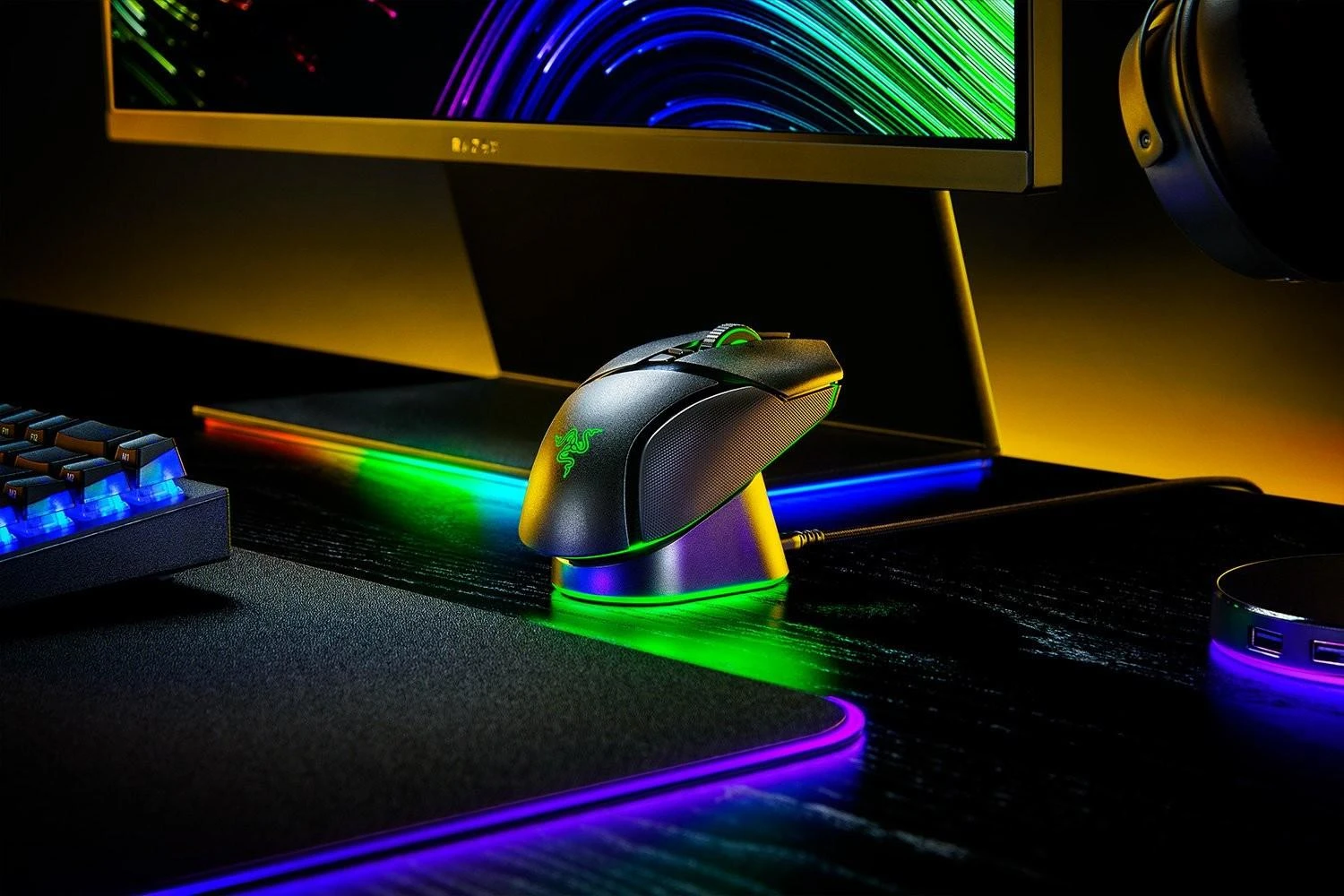 Razer | Pelė Dock Pro + Wireless Charging Puck Bundle | Wireless | USB | Juodas | Yes