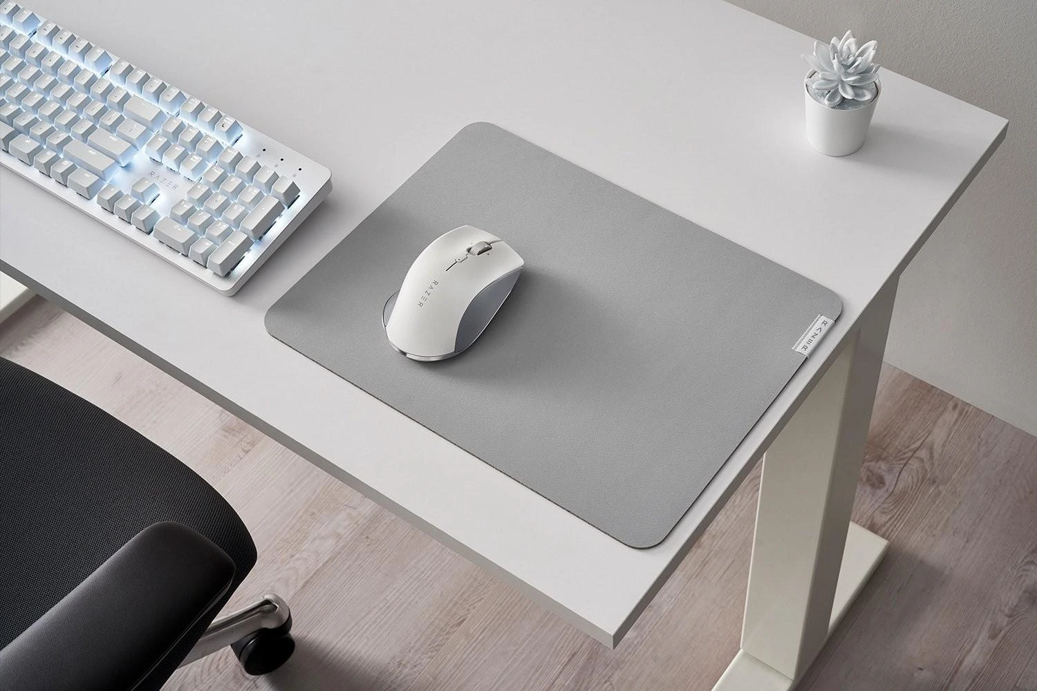 Minkštas pelės kilimėlis produktyvumui Razer Pro Glide