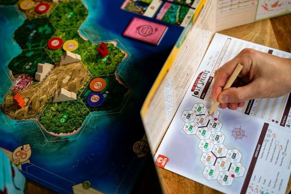 Renegade Game Studios The Search for Lost Species