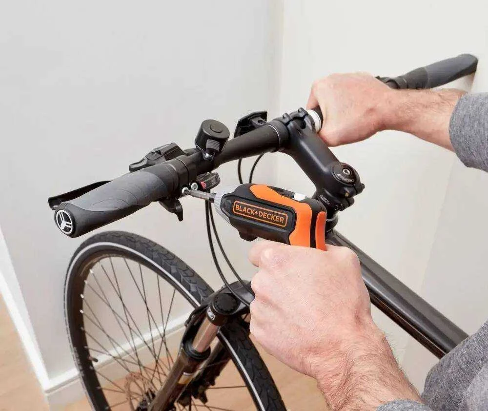 Black & Decker Juodas & Decker Suktuvas Juodas & Decker BCF611CK-QW; 3,6 V; 1x1,5 Ah akum.