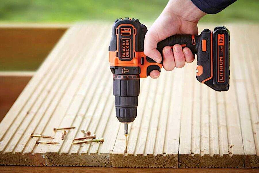 Black & Decker Akumuliatorinis suktuvas-gręžtuvas 18V Ličio jonų + 400mA įkroviklis + 1 akumuliatorius + lagaminas