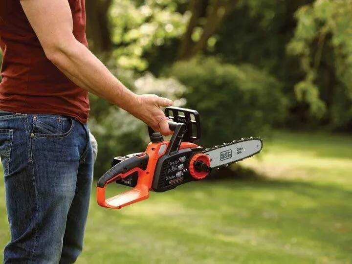Black & Decker 18V 2,0Ah ličio jonų akumuliatorinis grandininis pjūklas 25 cm, GKC1825L20-QW