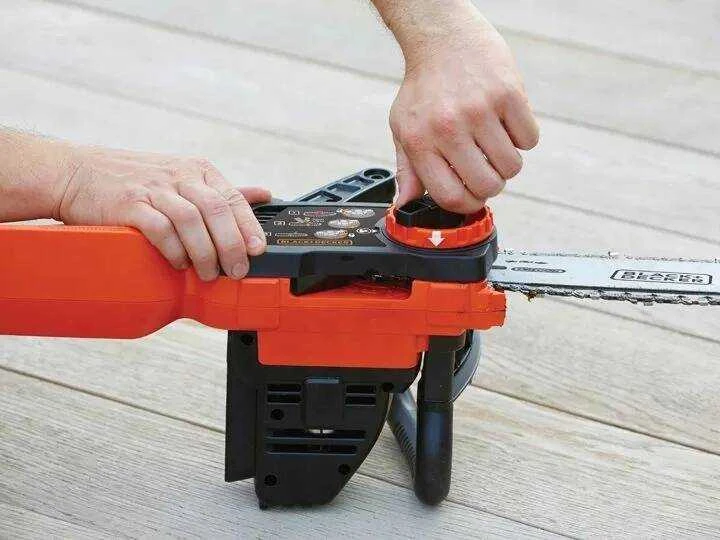 Black & Decker 18V 2,0Ah ličio jonų akumuliatorinis grandininis pjūklas 25 cm, GKC1825L20-QW