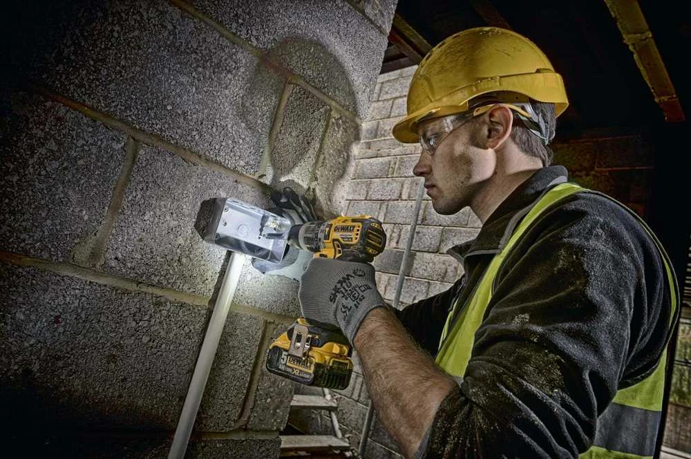 DEWALT smūginis gręžtuvas suktuvas DCD796P2, 70Nm, 2x5.0Ah