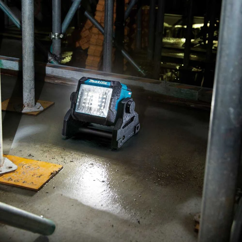 Makita Akumuliatorinis XGT® prožektorius ML003G