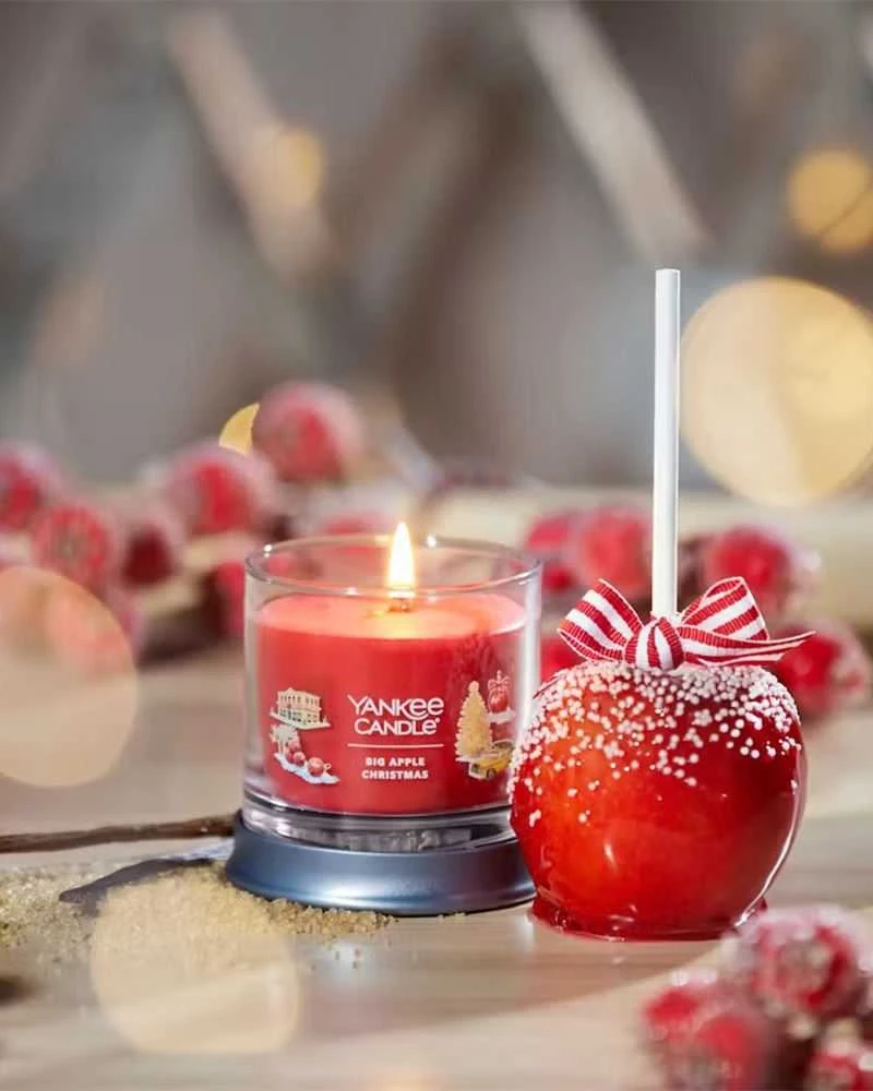 Yankee Candle Big Apple Christmas kvepianti žvakė 122 g.