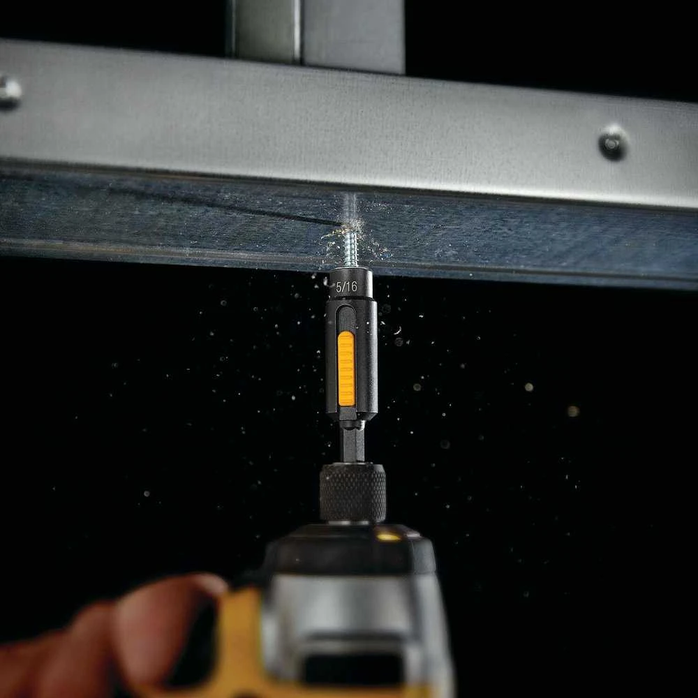 DEWALT KOŃCÓWKA Z NASADKĄ 8mm SAMOCZYSZCZĄCA