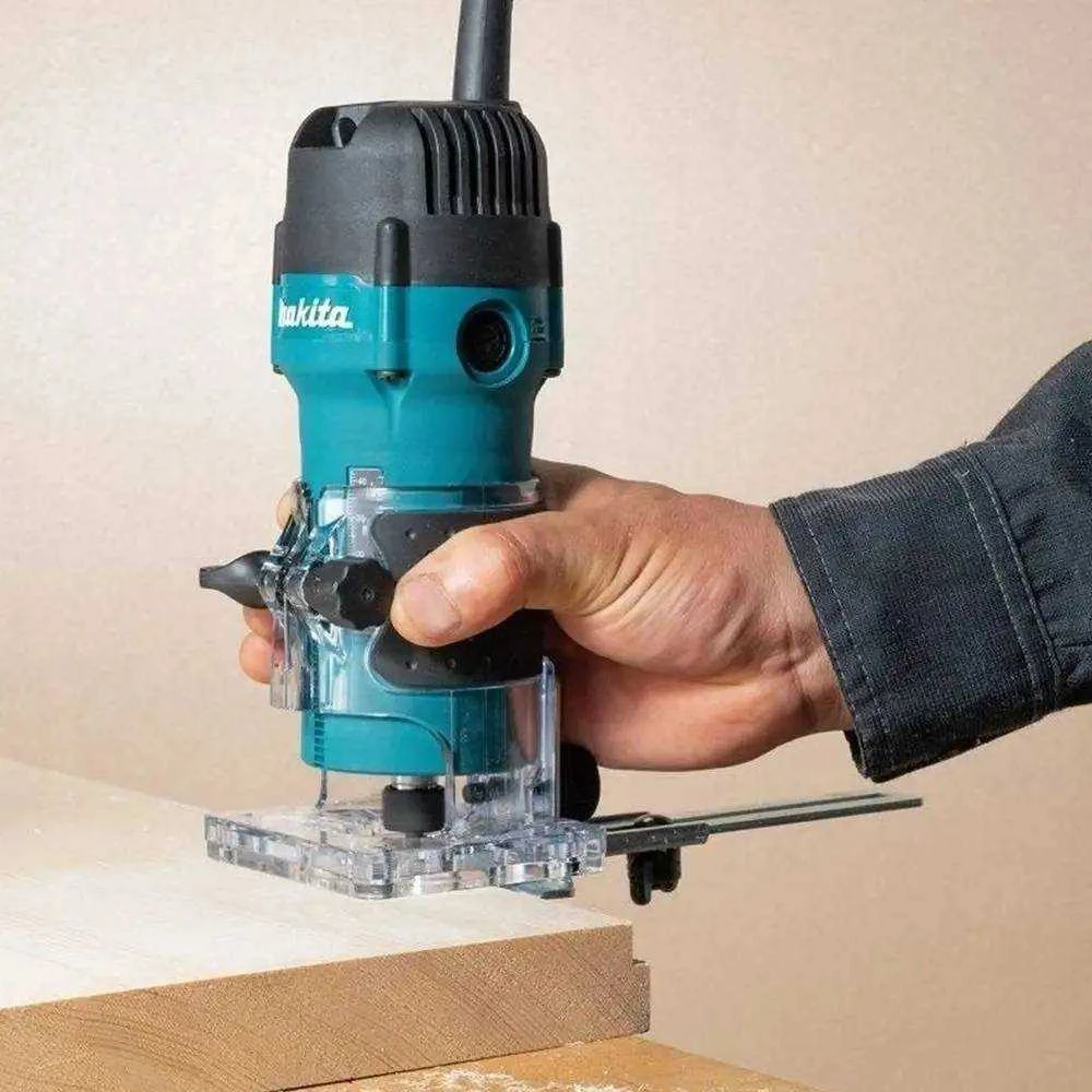 Makita kantų freza 3711 530W