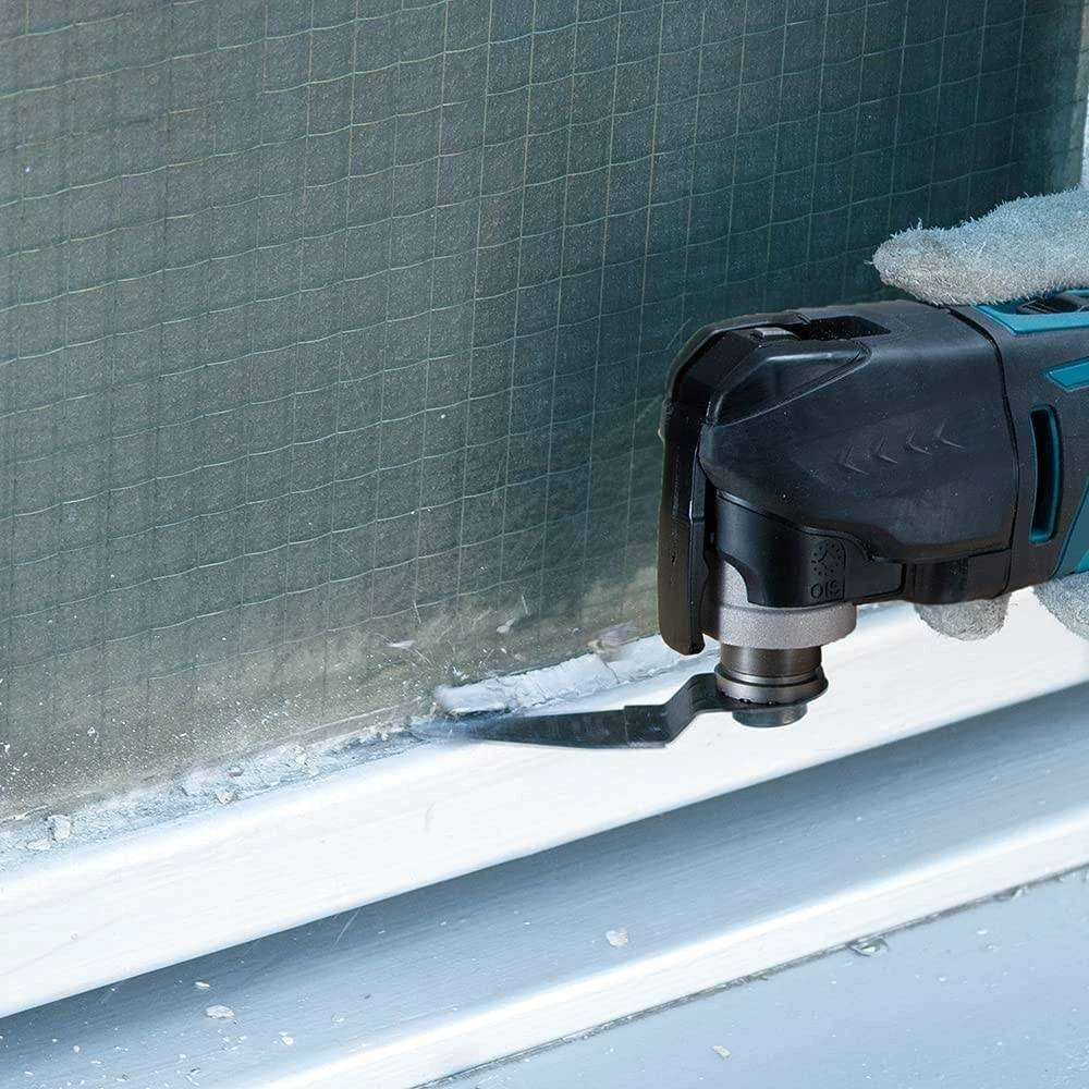 Makita DTM51Z Akumuliatorinis universalus švytuoklinis įrankis 18V 6000-20000 judesiai per min, amplitudė 3,2°; Be akumuliatorių ir kroviklio!