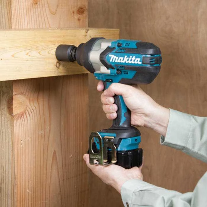 Makita DTW1002Z Akumuliatorinis smūginis veržliasukis 18V, 1200 Nm, LED, 1/2", Be akumuliatorių ir kroviklio!
