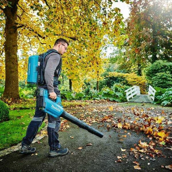 Makita DUB184RT Akumuliatorinis pūstuvas, 18 V, 1x 5.0Ah, DC18RC, Li-ion, BL variklis, 12.7m³/min