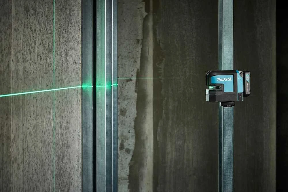 Makita SK105GDZ Lazerinis nivelyras su automatinio niveliavimo funkcija, tikslumas ± 0,3mm/1m, IP54