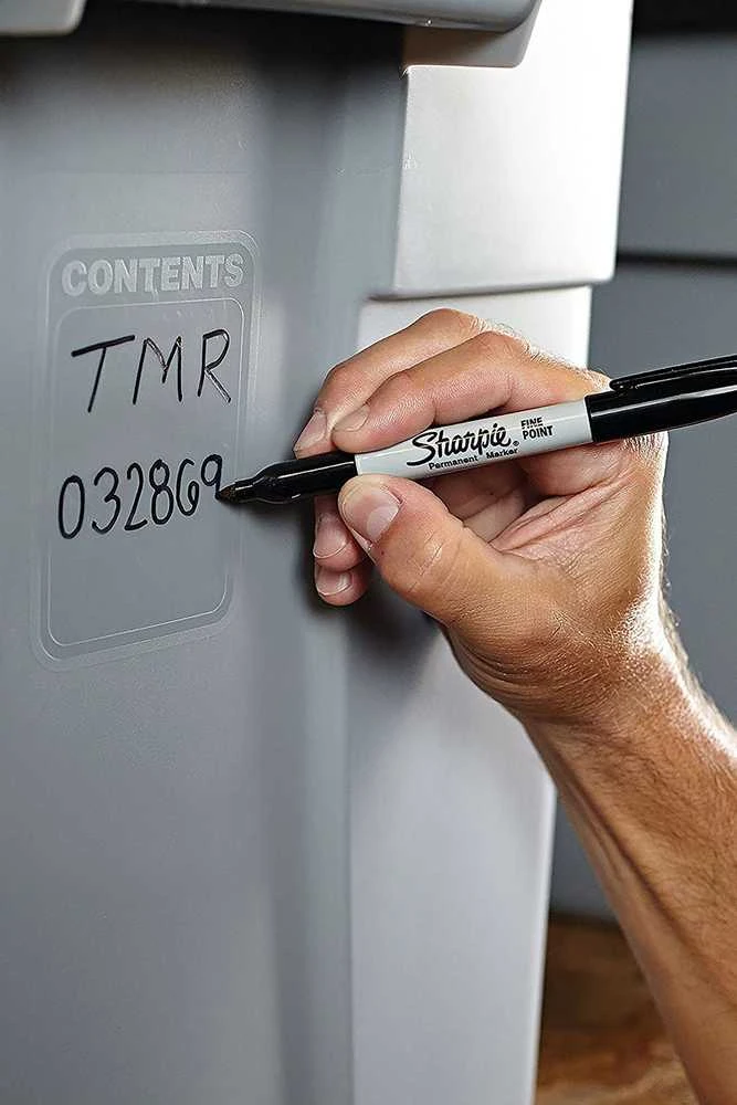 Sharpie FINE juodas žymeklis.