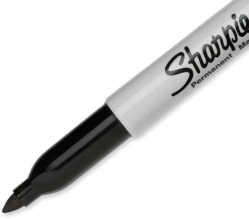 Sharpie FINE juodas žymeklis.