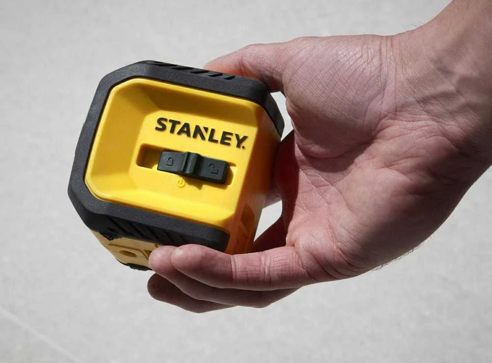 Kryžminis lazerinis nivelyras Stanley C-line; raudonas