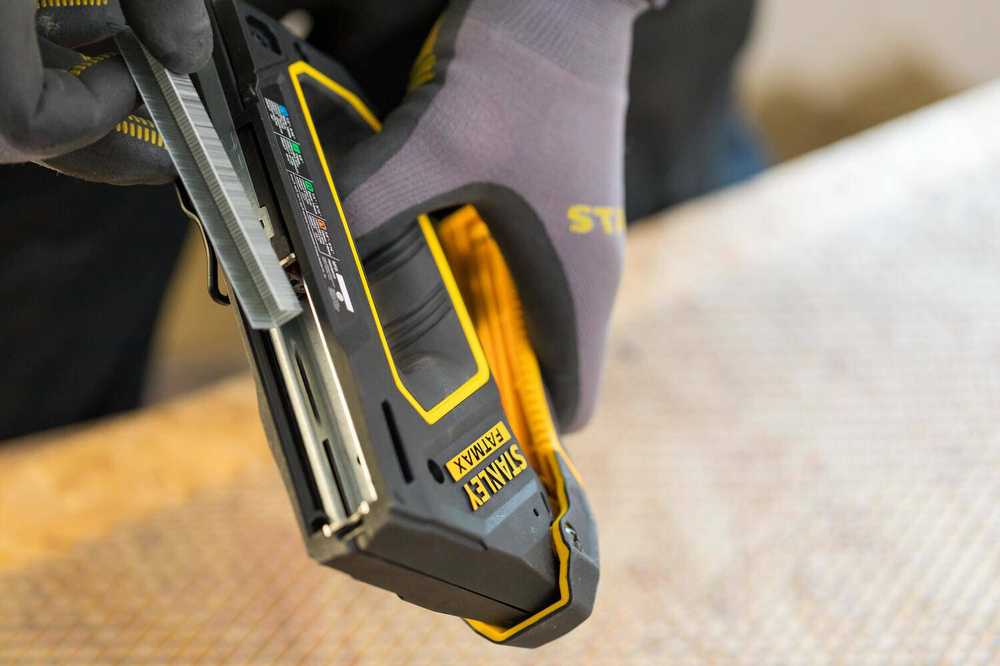 Kabių pistoletas Stanley FatMax 4in1