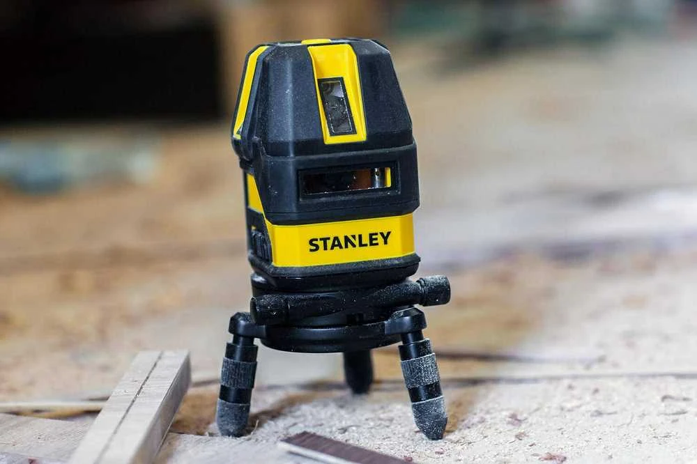 Stanley Kryžminis lazerinis nivelyras Multi-line 4V1H, raudonas