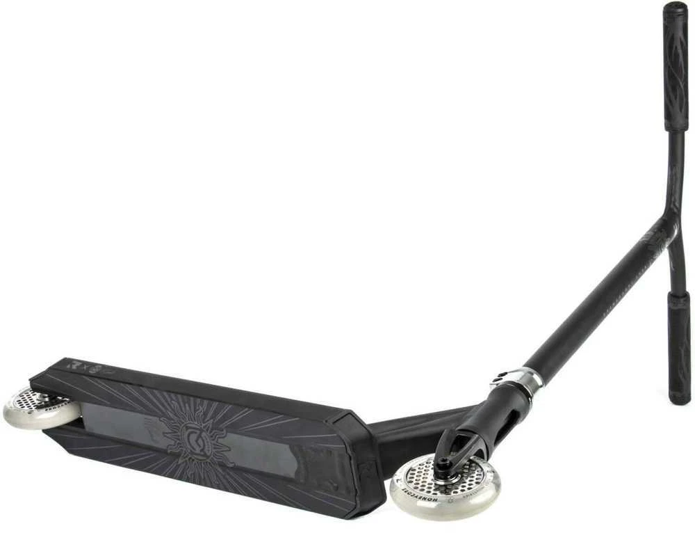 Triukinis paspirtukas Root Invictus Signature, Matty Ceravolo