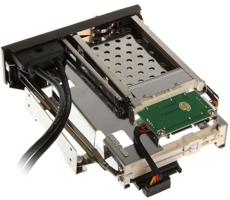 Akasa 5,25 colio lizdas, skirtas 1x 3,5" ir 1x 2,5" plius 2x USB 3.0