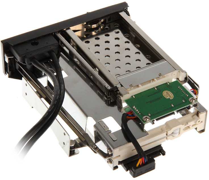 Akasa 5,25 colio lizdas, skirtas 1x 3,5" ir 1x 2,5" plius 2x USB 3.0