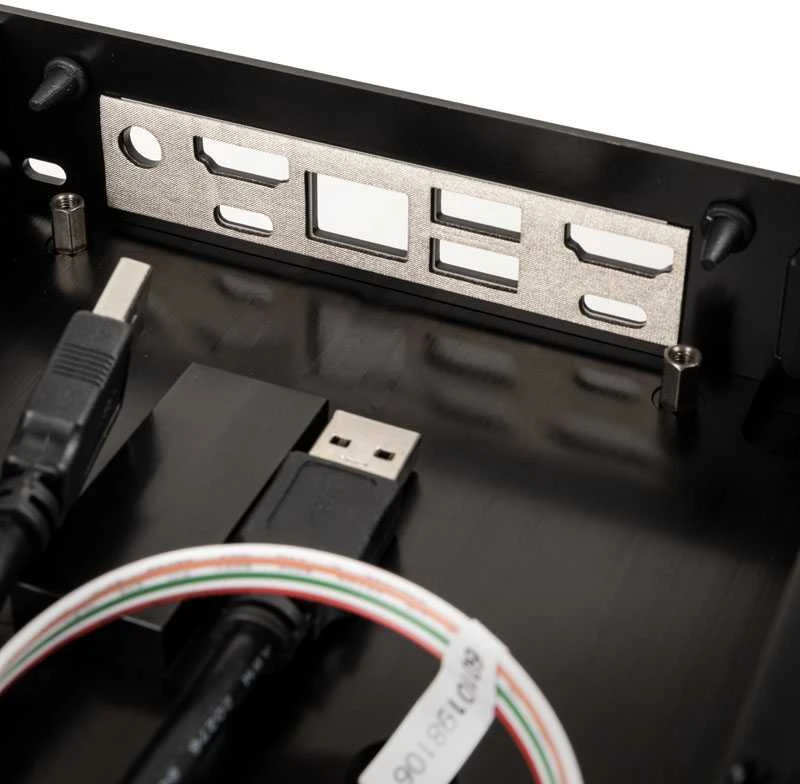 Akasa Newton TN UCFF-kompiuterio korpusas (Intel NUC), OEM - juodos spalvos