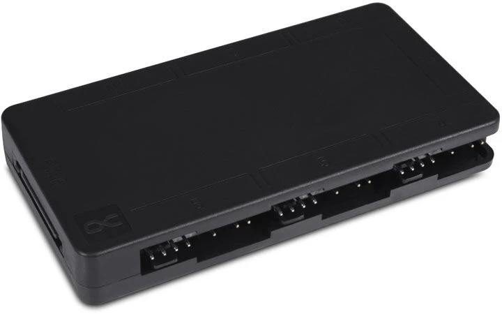 Alphacool Core 6x 4-Pin PWM/ARGB Hub/Splitter – juodos spalvos