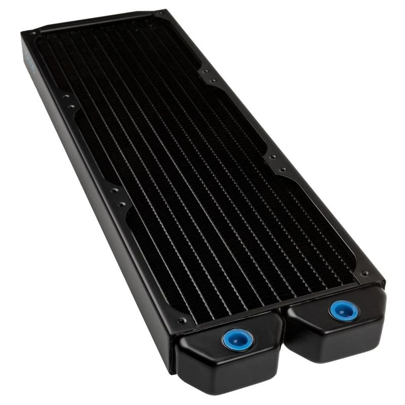 Alphacool NexXxoS ST30 radiatorius su mėlynais pajungimais