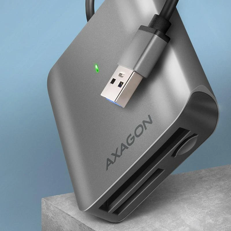 Axagon kortelių skaitytuvas su USB jungtimi ir LED indikacija