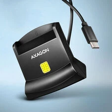 „Axagon CRE-SM4NC“ USB-C išmaniųjų kortelių skaitytuvas. Universalus stalinis USB kontaktinis išmaniųjų ID kortelių skaitytuvas su ilgu USB-C laidu.
