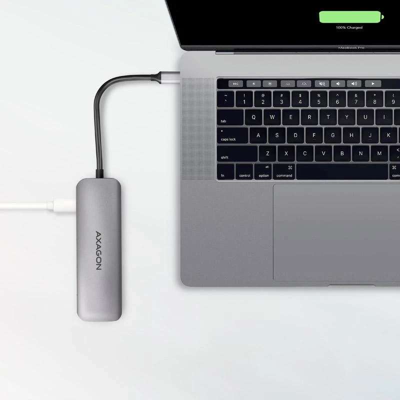 Axagon USB-C adapteris prijungtas prie kompiuterio
