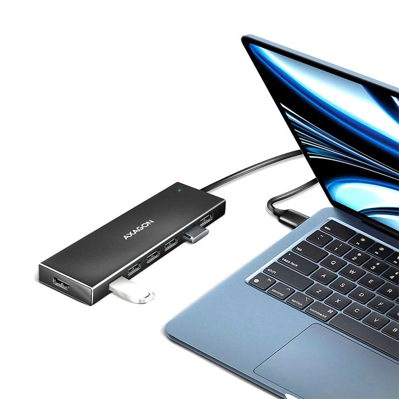 „Axagon“ septynių prievadų USB 3.2 Gen 1 šakotuvas su įkrovimo palaikymu. Jungtis išoriniam maitinimo šaltiniui. USB-A laidas 1 m.
