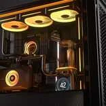 Corsair XD6 siurblys su LCD ekranu kompiuteryje