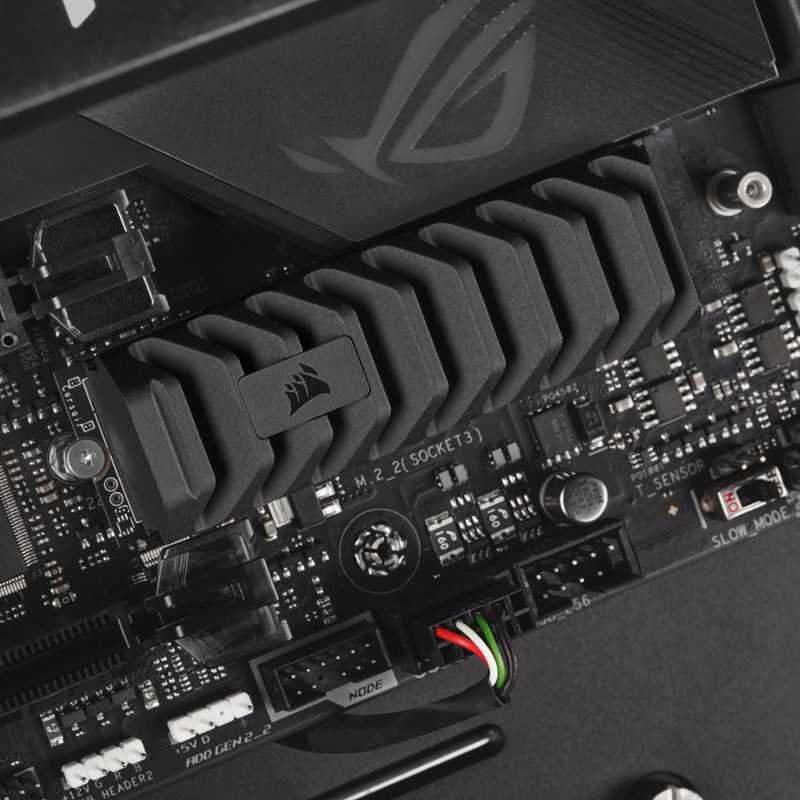 Corsair SSD MP600 PRO XT 1000 GB SSD form factor M.2 2280 SSD sąsaja PCIe Gen 4.0 x4 Rašymo greitis 5800 MB/s Skaitymo greitis 7100 MB/s