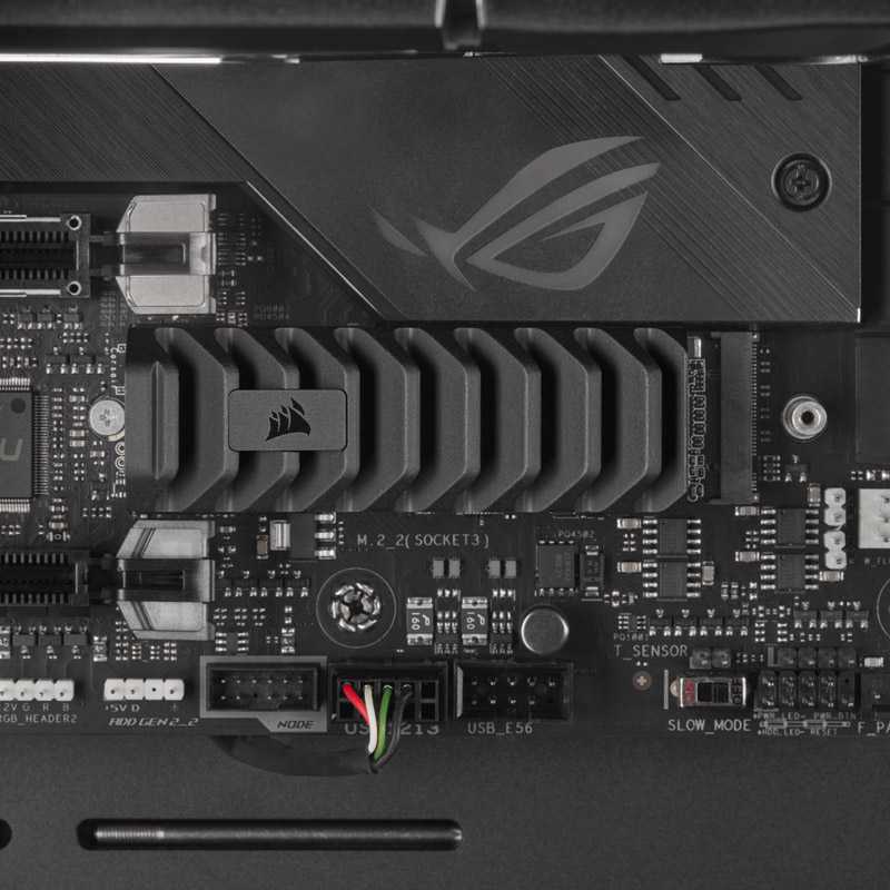 Corsair SSD MP600 PRO XT 1000 GB SSD form factor M.2 2280 SSD sąsaja PCIe Gen 4.0 x4 Rašymo greitis 5800 MB/s Skaitymo greitis 7100 MB/s
